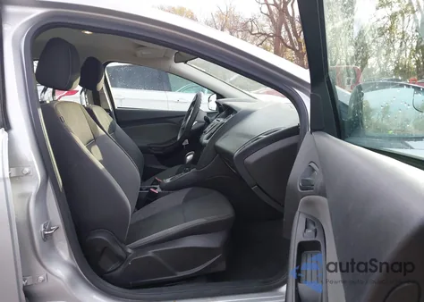 2012 Ford Focus Se z USA, uszkodzony, nr VIN 1FAHP3F22CL301306